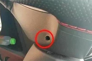 交警提醒：方向盤下有個(gè)小機(jī)關(guān)，作用很大！
