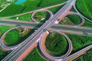 高速公路上如何安全行駛？看完這些指南讓你心不慌